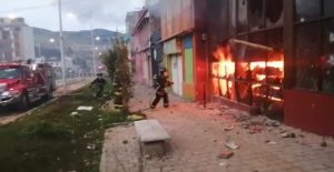 Oficinas del Tránsito e instrumentos públicos incineradas y hogueras en las calles tras manifestaciones en Pasto | Noticias de Buenaventura, Colombia y el Mundo