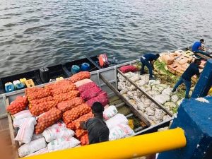 Apoyo internacional: Ante crisis en Nariño llegaron frutas y verduras vía marítima provenientes de Ecuador