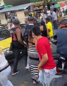 Un hombre gravemente herido tras un tiroteo en el centro de Cali, se dice que es un "guardia de motocicletas" - Noticias de Colombia