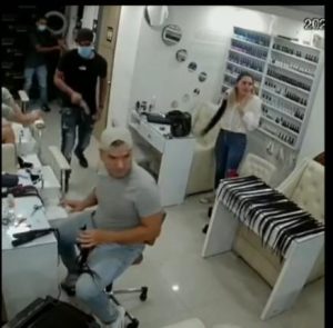 ladrones peluquería Valle del Lili