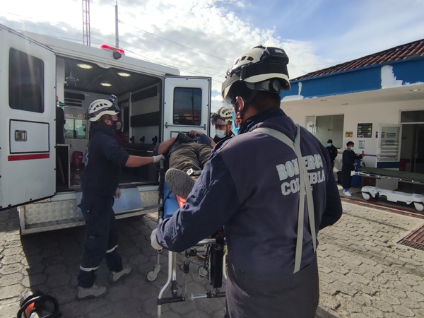 Emergencia en Ipiales: cuando reparaba su vehículo de carga este se ‘desbancó´ y le cayó encima