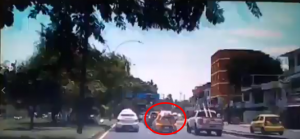 Taxi "robado", "parada repentina" y accidente espectacular en la autopista South Eastern Freeway - Noticias de Colombia
