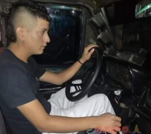 En Terrón le gritan a Juan Carlos, el joven conductor de la camper que falleció en el camino del mar a Cali - Noticias de Colombia