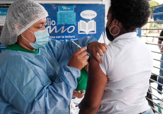 En Cali, las vacunas Covid-19 ya están llegando a MIO - Noticias de Colombia