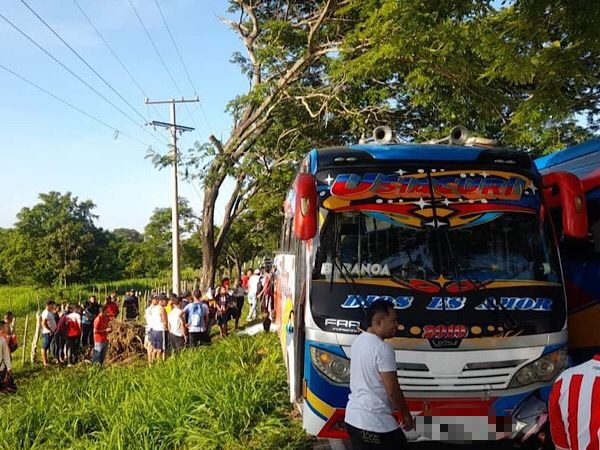 Un fallecido y 15 heridos deja hasta el momento accidente de tránsito entre Usiacurí y Baranoa, Atlántico