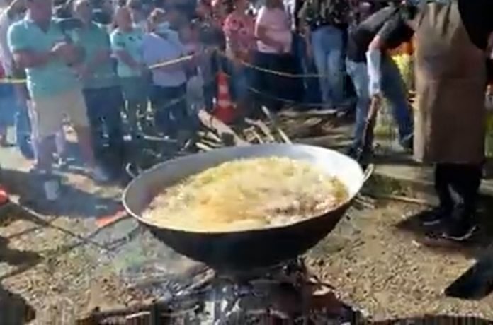 Buga hizo la empanada valluna más grande de Colombia y pesa 10 kilos