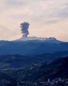 "It was calm", the Nevado del Ruiz volcano reactivated the ash column: 1,800 meters high it had