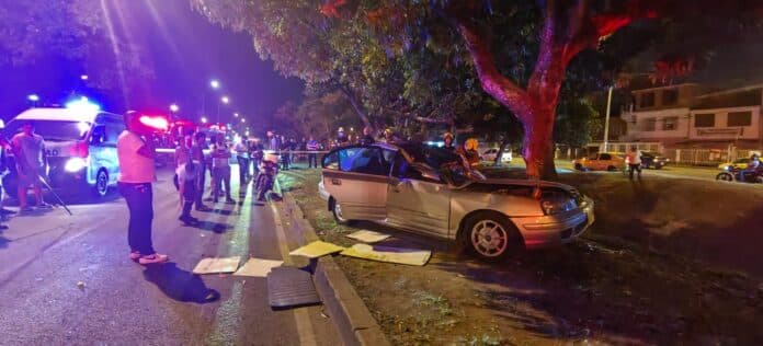 Falleció el conductor, el carro terminó estrellado contra un árbol en la Autopista en Cali